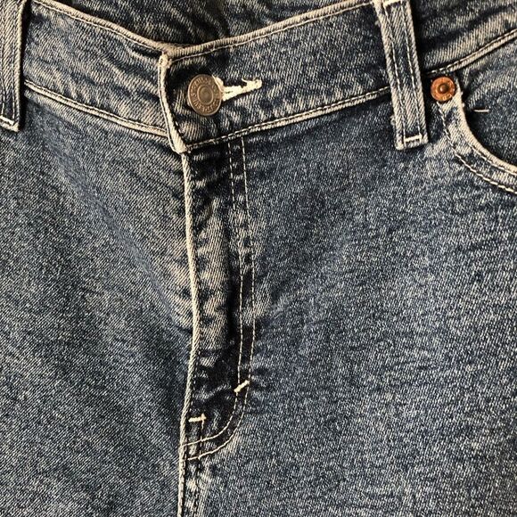 Vintage Levi’s medium wash blue denim shorts junior size 13/30 - Picture 5 of 10